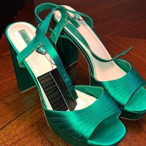 Vintage Summer Satin must have!